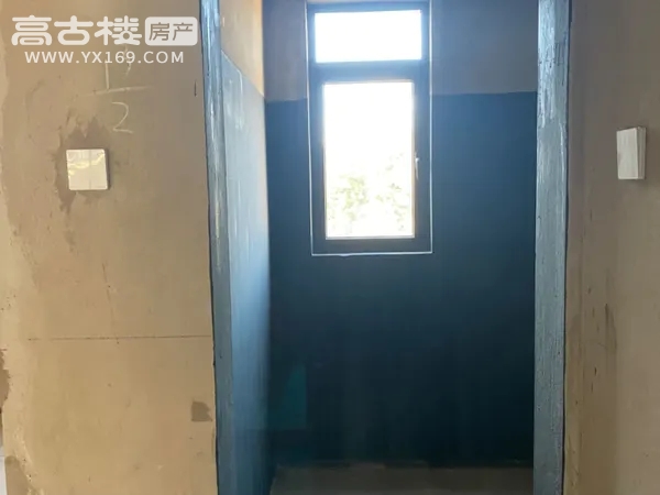69.9万买中梁一号 电梯洋房 127平 凤凰层 带超大阳台